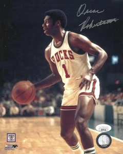 Autographed Oscar Robertson Milwaukee Bucks 8x10 Photo w/JSA COA - Picture 1 of 1