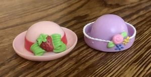 Strawberry Shortcake & Angel Cake Mini 2,5” Doll’s Hat Lot 2003 Bandai - Bild 1 von 3