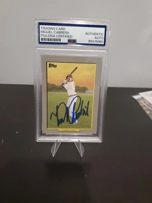 2009 Topps Turkey Red Miguel Cabrera #TR45 On Card Autograph PSA DNA Authentic - Image 1 of 2