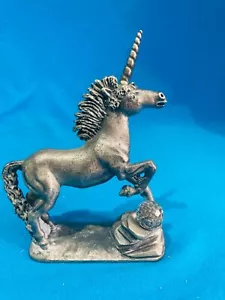 MYTH AND MAGIC - UNICORN - TUDOR MINT - FIGURE - Picture 1 of 2