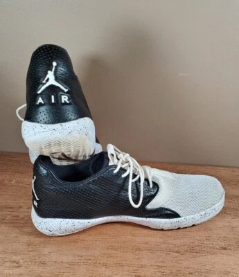 Nike Air Jordan Eclipse Sneakers Men's SZ 8 OREO Black/White 724010-020 Shoes - Image 1 of 4