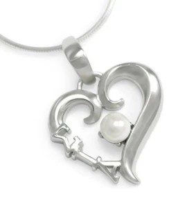 Collar Corazón Sigma Iota Alpha Hermandad con Perla | Joyería de la Hermandad - Collar - Imagen 1 de 1