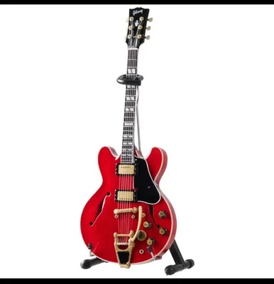 Назад в будущее мини-гитара AXE HEAVEN «1955» ES-345 новом состоянии в руке - Изображение 1 из 3