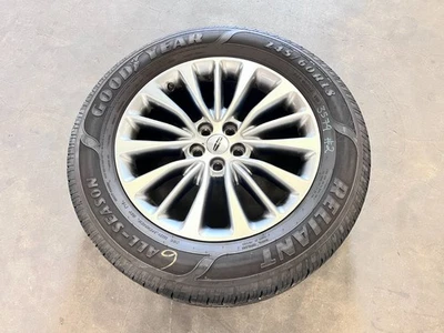 Llanta 16-18 LINCOLN MKX 18"" PULGADAS LLANTA 245/60R18 CON NEUMÁTICO, LOTE ORIGINAL 3579 Foto 1 de 4