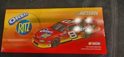 Dale Earnhardt Jr #8 RITZ / OREO 2003 Monte Carlo Club Car Bank acción 1:24 Foto 1 de 4