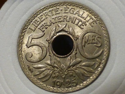 EXCLU ! 5 CENTIMES - LINDAUER - 1925 - EN QUALITE SPL ! COCARDE PARFAITE ! - Photo 1/4