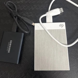 1- SEAGATE Backup Plus Slim 2TB USB 3.0 /1-Samsung Ssd T5 : 2Portable Hard Drive - Picture 1 of 13
