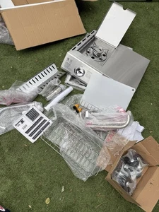 BillyOh Alabama 4 Brenner Gasgrill Teile - Box 2 von 3 Nagelneu  - Bild 1 von 8