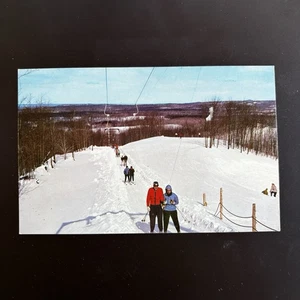 MI Caberfae Ski Area immagine Cadillac SNOW SCI CARTOLINA vintage "T" vista ascensore - Foto 1 di 2