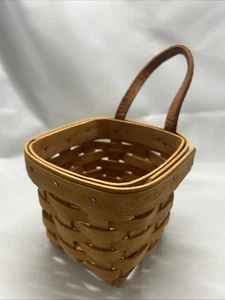 Cesta de reserva de cebollino Longaberger 1997 con mango de cuero y percha de metal - Imagen 1 de 7