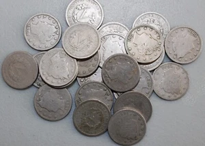 Lote de 25 monedas de níquel Liberty Head V fechas surtidas 1890 - 1912 circuladas de 5 centavos - Imagen 1 de 6