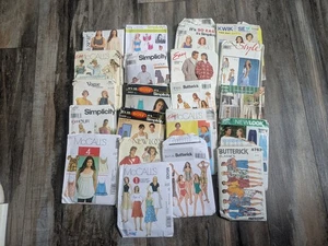Lotto 20 modelli da cucire Vogue Butterick Semplicità anni 60 70 80 SPEDIZIONE GRATUITA - Foto 1 di 10