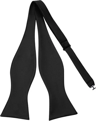 Pajarita de seda tejida jacquard negra lisa para hombre Foto 1 de 2