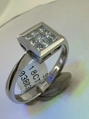 18ct White Gold 0.31ct Princess Cut Diamond Cluster Ring.UK Size M - Image 1 of 4