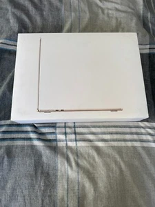 Apple MacBook Air 15" 256GB Laptop - Computer - STARLIGHT A2941 MQKU3B/A - Picture 1 of 9