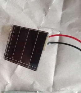 4 Solarmodule Solarzelle 25 x 25 mm Photovoltaik Solarfelder Solardach Modellbau - Bild 1 von 6