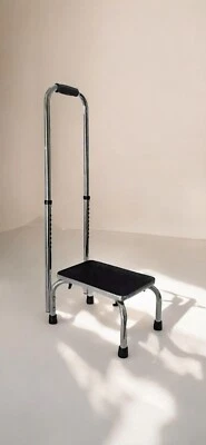 Trittstufe mit Haltegriff - Rutschfest, Höhenverstellbar, 31x42x23 cm - Bild 1 von 4