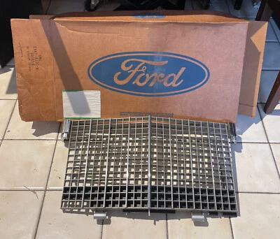 Lincoln Town Car Grille 1985-1987 E9VY-8200-B Foto 1 de 4