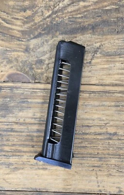 Revista Makarov Foto 1 de 3