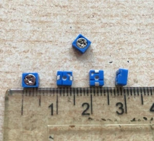 Panasonic SMD PCB trimmer condensatori regolabili variabili 2,5 - 6 pF Z8 - Foto 1 di 2