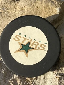 Hockey Puck Dallas Stars Vintage Logo (341) - Picture 1 of 4