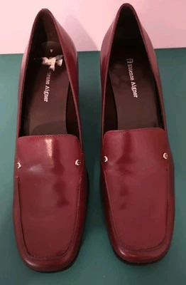 Mocasines para mujer Etienne Aigner, 7,5 M, Merlot, nuevos con defectos, caja incluida  Foto 1 de 4