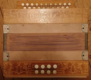 KOCH ARMONICA FISARMONICA antica, made in Germany. Funziona ma necessita di cinghie. - Foto 1 di 13