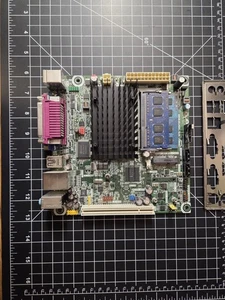 Intel Atom D525MW Mini ITX Motherboard 1.8GHz CPU, 4GB RAM, I/O Panel - Picture 1 of 7