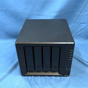 Synology DS918+ NAS DiskStation, 16GB RAM, 256GB NVMe x2, 6TB HDD x4 - Bild 1 von 7