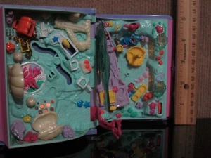 Vintage 1995 Polly Pocket Sparkling Mermaid Adventure Under The Sea Book & Figur - Picture 1 of 23