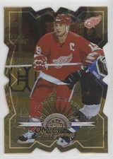 1997-98 Leaf Fractal Matrix Die-Cut Steve Yzerman #4 HOF