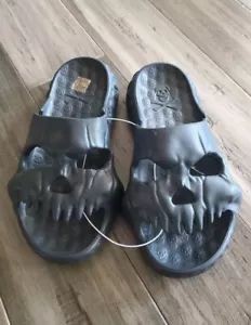 Skull Slides Men Size 8/Women Size 9.5- BLACK - Picture 1 of 4