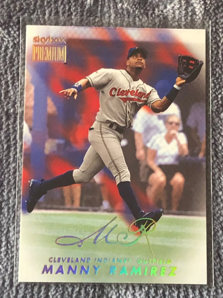 1999 SkyBox Premium  #18 Manny Ramirez - Image 1 of 3