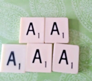 VINTAGE SCRABBLE TILES - Replacement, Craft Scrapbooking, Jewellery making - Picture 1 of 25