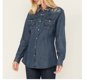 Wrangler Western Denim Shirt Womens XS Blue Retro Embroidered Long Sleeve Snap - Picture 1 of 6