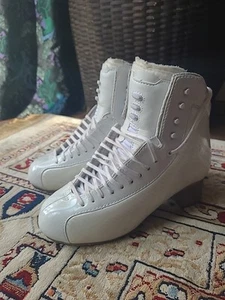 Jackson Synergy Pro Eiskunstlaufschuhe 8,5 Weite Extra Weiß Damen Freestyle Stiefel - Bild 1 von 10