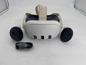 Meta Quest 3 128 GB Console Virtual Reality Headset White #3 - Photo 1 sur 11