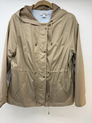 Chaqueta cortavientos Kim Rogers bronceada resistente al agua talla P/ cintura grande con cordón Foto 1 de 4