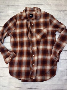 Women’s Large Gap Plaid Button Down Shirt  - Picture 1 of 2