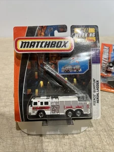 Matchbox Metropolitan City Pierce Quantum scala aerea camion dei pompieri scala 1:64 - Foto 1 di 3