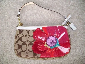 Coach Pre-owned Khaki Limited Edition Flower Design Clutch Purse / Handbag 6264 - Picture 1 of 3