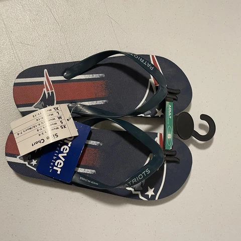 New England Patriots Flip Flops adults Size Small Forever Collectibles Cover