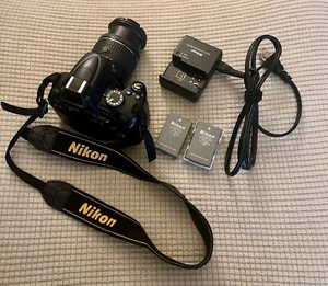 Nikon D5000 Digital SLR Camera 18-55mm VR Lens 2 Batteries & Charger - Picture 1 of 7