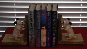 5x SUE GRAFTON HB 1st/1st I / L / P / Q / T All Signed Barnes N' Noble Event - Picture 1 of 9