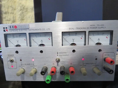 FUENTE DE ALIMENTACIÓN DC DE DOBLE SEGUIMIENTO TOPWARD TPS-4000 ENCIENDE Foto 1 de 4