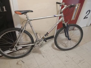 Cloud butler Men's Mountain Bike, Used But Silver & Aluminium 26"Wheel. - Picture 1 of 9