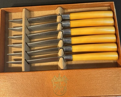 (6) Juego de cuchillos para carne de acero inoxidable Washington Forge caja de mango de baquelita amarilla Foto 1 de 4