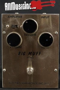 Electro-Harmonix EHX Big Muff Pi Triangle v1 Guitar Fuzz Effect Pedal FS36999 - Picture 1 of 14