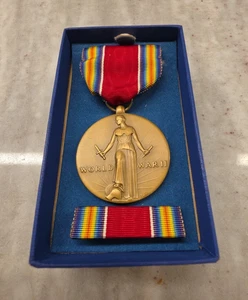 World War 2 Metal Campagn and Service Victory 1941-1945 with Bar in Box - Picture 1 of 22