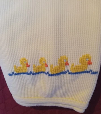 Manta de Colección Carter's Baby Amarillo Rojo Patos Tejido Waffle Envoltura Unisex Bonita Foto 1 de 3